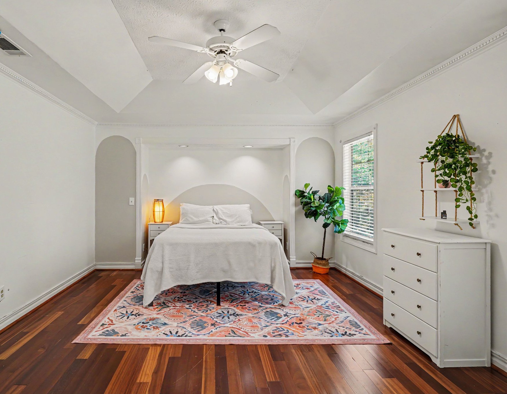 Bedroom after Kura Space organization